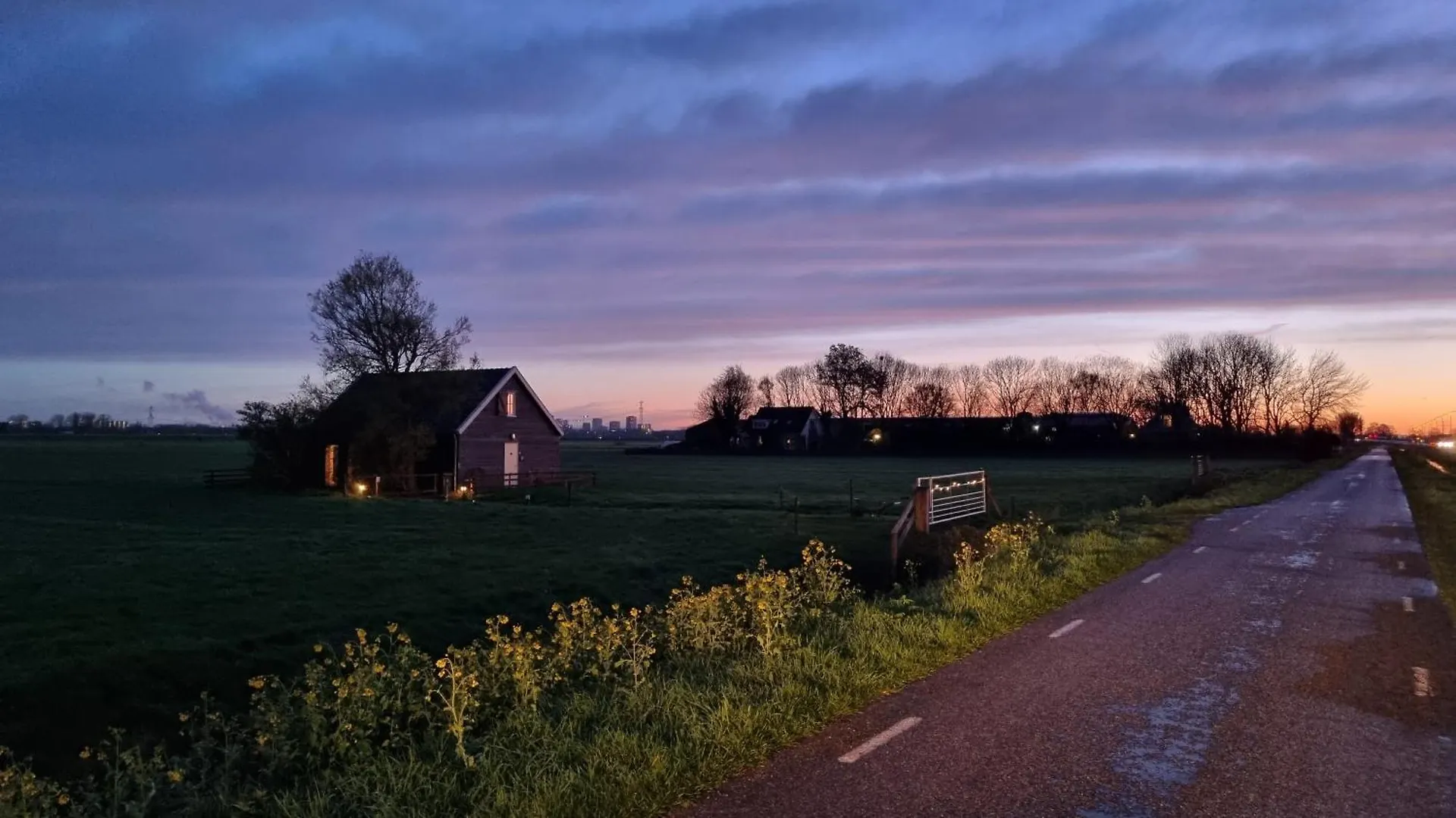 City Farmers Lodge, A Guesthouse With A Skyline View In Rural Amsterdam Ferienhaus