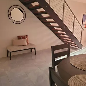 https://tranquil-2-bedroom-townhouse-in-discovery-bay.greaterantilleshotels.net