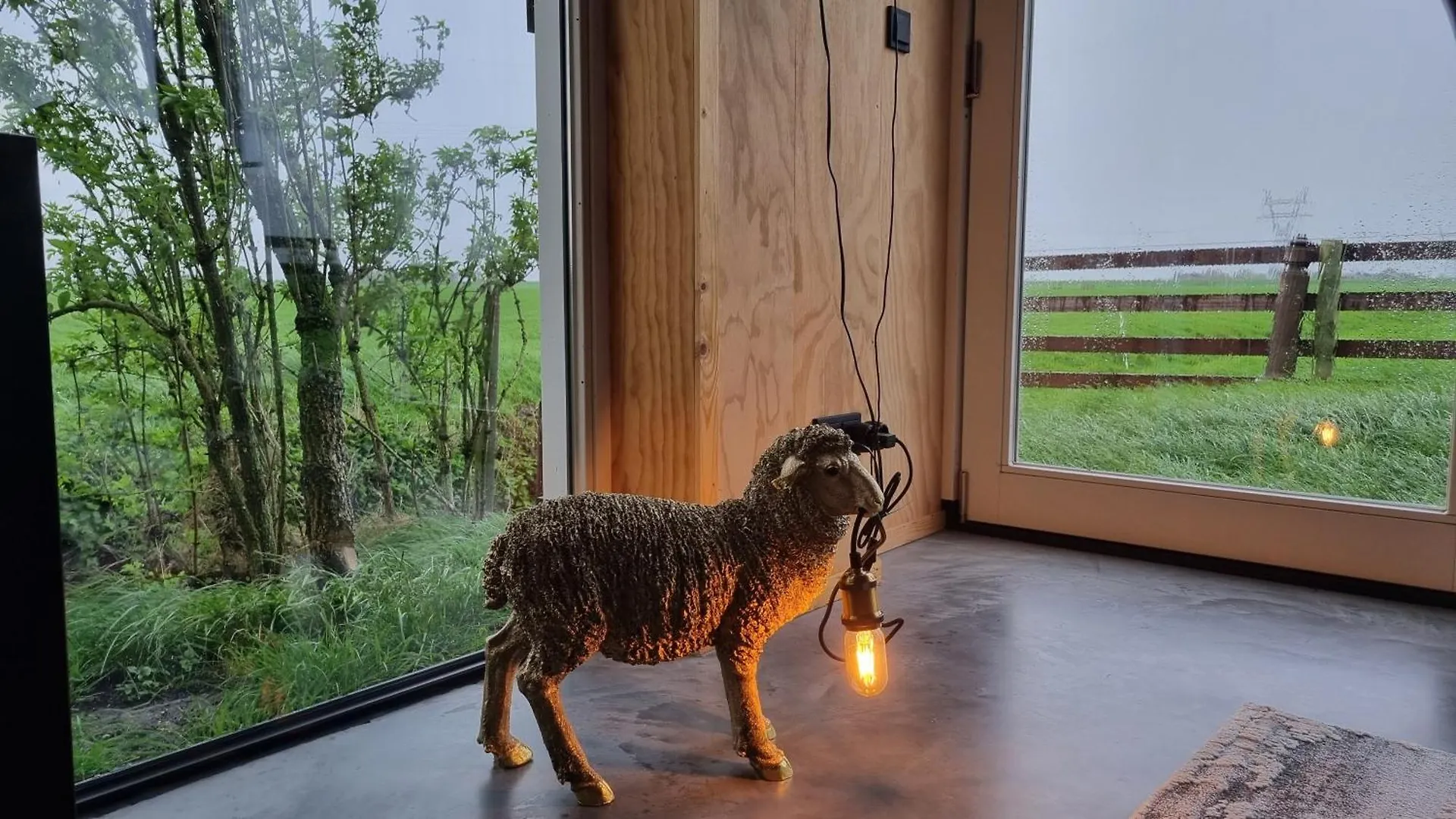 City Farmers Lodge, A Guesthouse With A Skyline View In Rural Amsterdam Holiday home